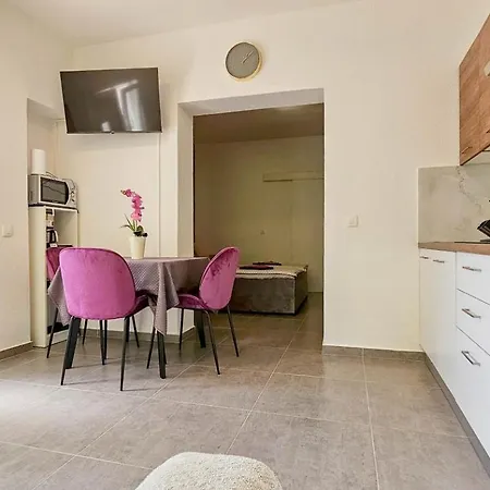 Anja Apartment *